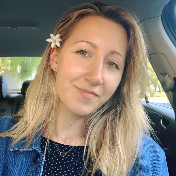 Poshmark profile picture for @kayak
